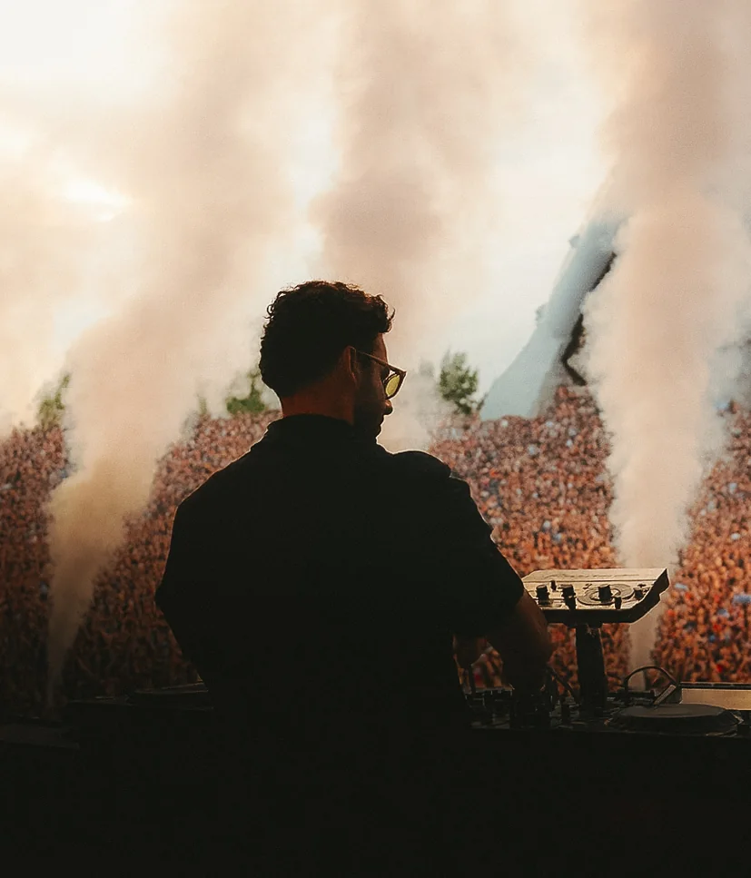 Agatino Romero performing in front of a large crowd